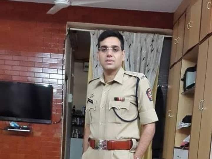 मनोज शर्मा ने मुश्किलों पर जीत पाकर तय किया IPS बनने का रास्ता IPS Success Story Manoj Kumar Sharma UPSC Success Story मनोज शर्मा ने मुश्किलों पर जीत पाकर तय किया IPS बनने का रास्ता