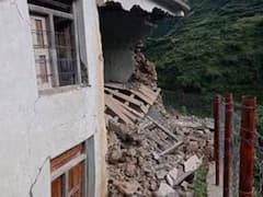 Nepal Earthquake: નેપાળમાં ભૂકંપથી 128 લોકોનાં મોત, 1000 ઘાયલ, જુઓ તબાહીની તસવીરો
