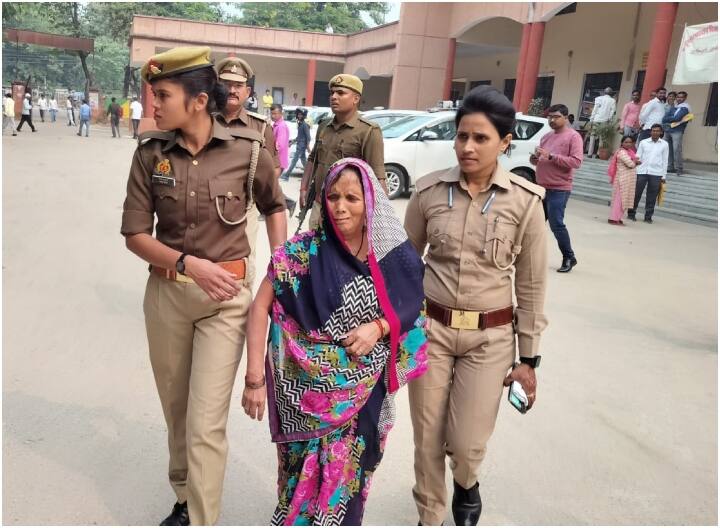 Basti Woman attempted self-immolation in front of District Magistrate on Samadhan Diwas ANN UP News: समाधान दिवस में पीड़िता ने किया आत्मदाह का प्रयास, अधिकारियों पर लगाया शिकायत न सुनने का आरोप