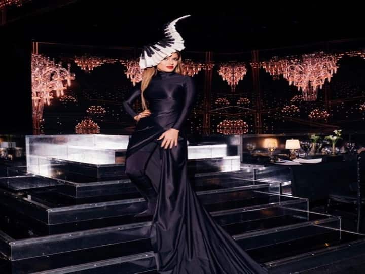 नताशा पूनावाला का जन्म 26 नवंबर 1981 को परमेश अरोरा और मिन्नी अरोरा के घर में हुआ है. उनकी परवरिश पुणे में हुई है.