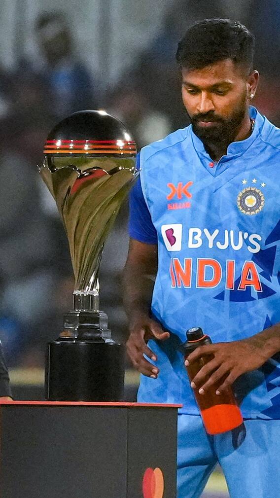 हार्दिक पांड्या वर्ल्डकपमधून आऊट!