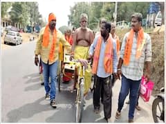 తెలంగాణ ఎన్నికల్లో షాకింగ్ సీన్, అర్ధనగ్నంగా వెళ్లి నామినేషన్ వేసిన అభ్యర్థి