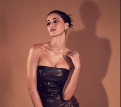 Ananya Panday Pics: બ્લેક ઓફ શોલ્ડર શોર્ટ ડ્રેસમાં અનન્યા પાંડેનો હોટ અવતાર