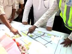 पुतण्याच्या मतदारसंघात 'काका'ची एन्ट्री! मनसे अध्यक्ष राज ठाकरेंकडून वरळी BDD चाळीला भेट