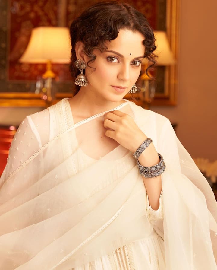 প্রথম উইকএন্ডের রবিবারের পর তেজস দেশ জুড়ে কোনও দিনই ৫০ লক্ষ টাকার অঙ্কও পার করতে পারেনি। মুম্বই, সুরাট, বিহার থেকে শুরু করে সব জায়গাতেই তেজসের শো মুখ থুবড়ে পড়েছে।