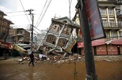 Nepal Earthquake: નેપાળમાં ભૂકંપથી 128 લોકોનાં મોત, 1000 ઘાયલ, જુઓ તબાહીની તસવીરો