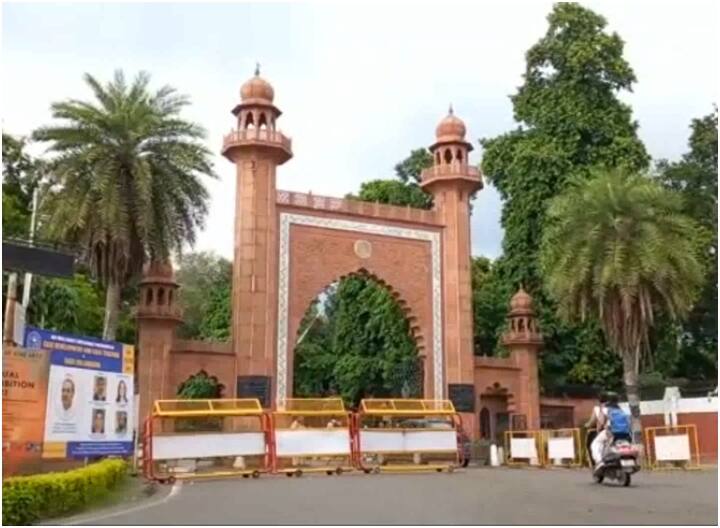 One student shot due to harsh firing in Aligarh Muslim University UP Crime news ANN Aligarh News: अलीगढ़ मुस्लिम विश्वविद्यालय में देर रात हुई फायरिंग, खाना खाने जा रहे छात्र के लगी गोली