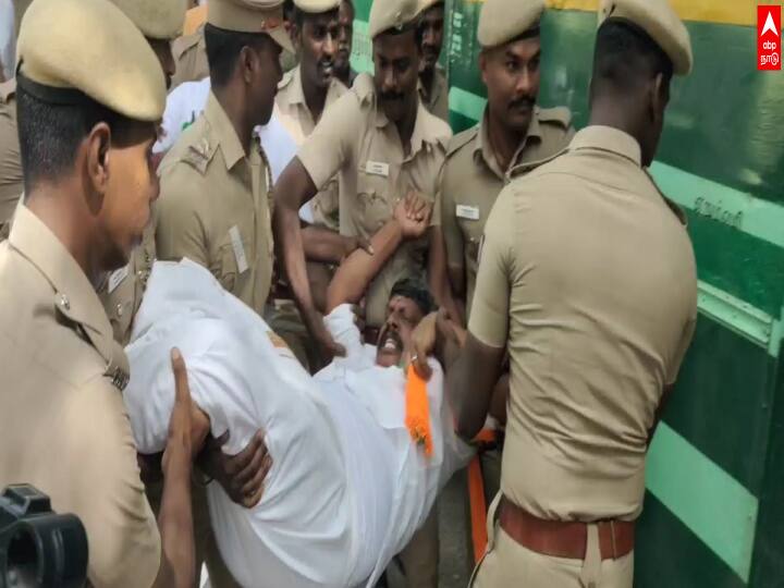 Kanchipuram news BJP person arrested for trying to lay siege to mla house TNN பிரதமரை  ஒருமையில் விமர்சித்த எம்எல்ஏ..வீட்டை முற்றுகையிட  முயன்ற பாஜகவினர் - குண்டு கட்டாக தூக்கி சென்ற போலீஸ்