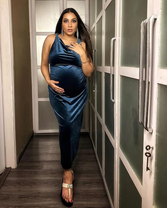 বাড়িতেই জন্মদিন উদযাপন শুভশ্রীর