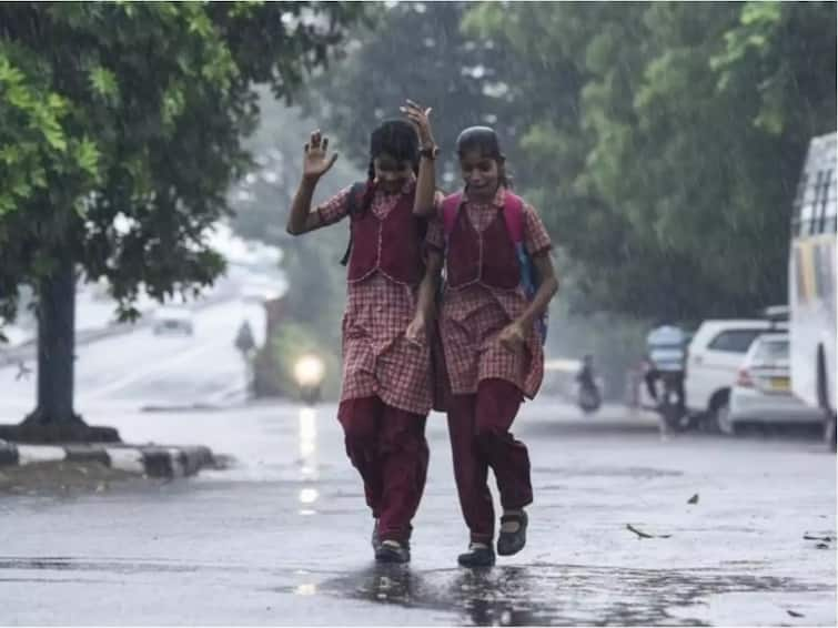 School Leave: 7 district schools have been declared holiday due to heavy rain since last night School Leave: நள்ளிரவு முதல் கொட்டிதீர்க்கும் கனமழை.. சென்னை உட்பட 9 மாவட்டங்களில் இன்று பள்ளிகளுக்கு விடுமுறை..!