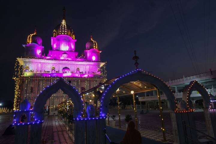 শাস্ত্রীয় সঙ্গীত এবং গুরু-শিষ্য পরম্পরার বিষয়টিও জড়িয়ে রয়েছে এই শহরের সঙ্গে। ভারতীয় শাস্ত্রীয় সঙ্গীতের অন্যতম পীঠস্থান এই শহর।