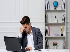 लगातार देर तक काम करना हो सकता है सेहत के लिए नुकसानदायक, जानें इसके प्रभाव को कम करने के 3 उपाय