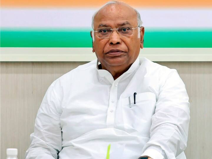 Haryana Election 2024: हरियाणा में अब जल्द बनेगा कांग्रेस का संगठन, हुड्डा और SRK गुट के साथ मल्लिकार्जुन खरगे करेंगे बैठक Congress organization will soon be formed in Haryana, Mallikarjun Kharge called a meeting Haryana Election 2024: हरियाणा में अब जल्द बनेगा कांग्रेस का संगठन, हुड्डा और SRK गुट के साथ मल्लिकार्जुन खरगे करेंगे बैठक