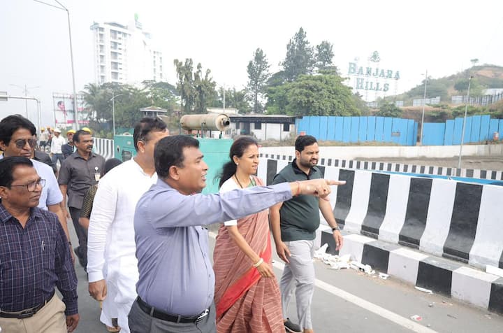 यावेळी सुरक्षिततेला प्राधान्य देऊन रस्त्याच्या संबंधित सर्व त्रुटी दूर करुण्याच्या सूचना राष्ट्रीय महामार्ग प्राधिकरणाच्या अधिकाऱ्यांना दिल्या.