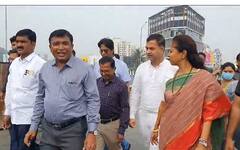 Supriya Sule : चांदणी चौकातील पुलावर खड्डा; सुप्रिया सुळे थेट चांदणी चौकात पोहचल्या अन्..