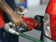 Petrol, Diesel Price: வெளியே செல்லும் வாகன ஓட்டிகள் கவனத்திற்கு.. இன்றைய பெட்ரோல், டீசல் நிலவரம் இதுதான்!