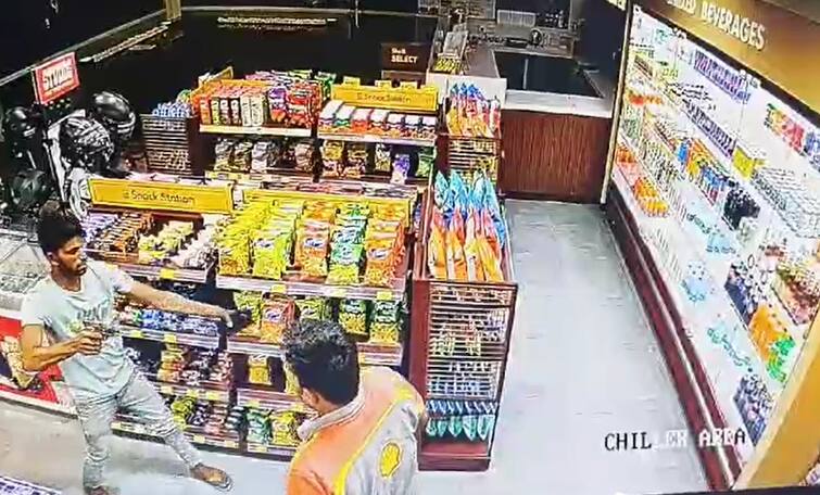 Robbery near Shell Pratrol pump in Anandnagar, Ahmedabad, four robbers with gun absconded with cash mobile Crime News: અમદાવાદ આનંદનગરના શેલ પ્રેટ્રોલ પંપ પાસે લૂંટ, ગન સાથે ચાર લૂંટારૂ  રોકડ મોબાઇલ લઇ ફરાર,જુઓ સીસીટીવી