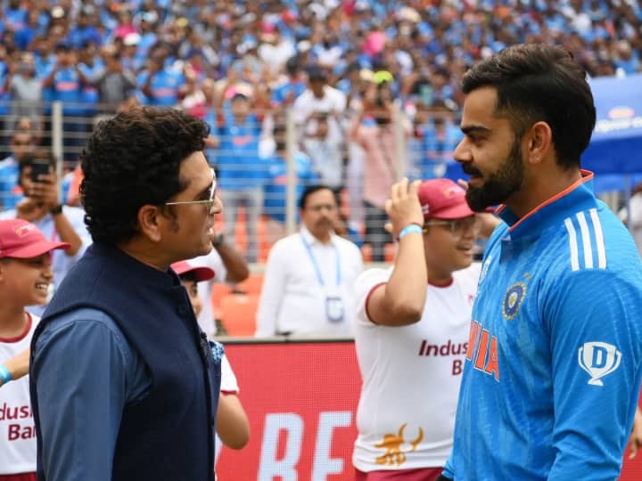 World Cup 2023 Sachin Tendulkar congratulated Virat Kohli for completing his 49th century Sachin Tendulkar: વિરાટે સચિનનો રેકોર્ડ તોડતા જ તેંડુલકરે આપી ખાસ પ્રતિક્રિયા, મારે એક વર્ષ લાગ્યું હતું તમારે....