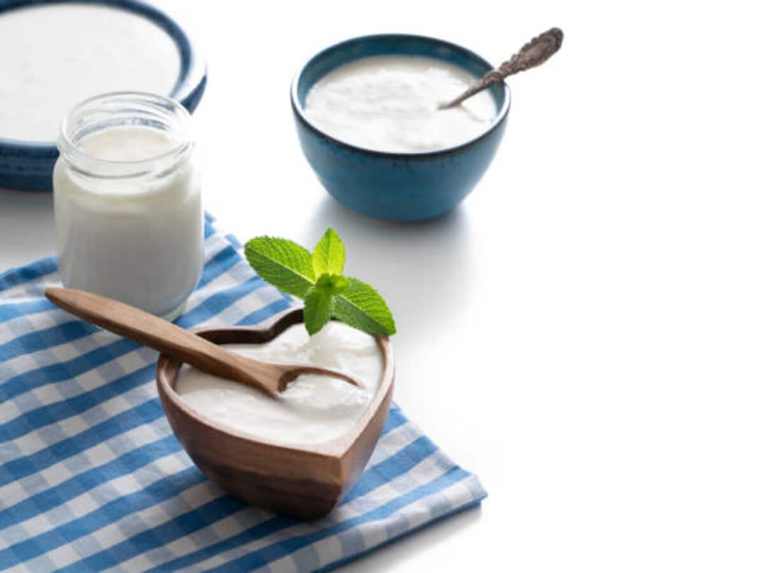 Which of the two curd and buttermilk is good for health Is it harmful to eat curd Health Tips : పెరుగు - మజ్జిగ, రెండింటిలో ఏది ఆరోగ్యానికి మంచిది?