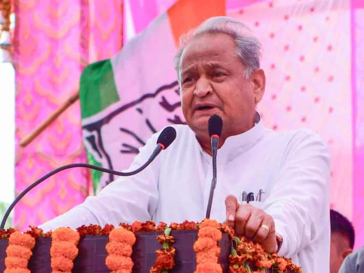 Rajasthan Assembly Elections 2023 is Congress existence CM Ashok Gehlot made allegations on ED raid Rajasthan Election 2023: 'राजस्थान नहीं कांग्रेस के अस्तित्व का चुनाव,' ईडी की छापेमारी पर सीएम गहलोत ने लगाए ये आरोप