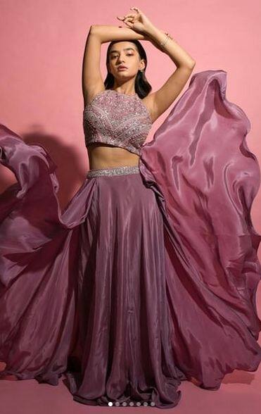 ਰਿਵੀਲਿੰਗ ਲਹਿੰਗਾ ਪਾ ਕੇ ਅਨੂਸ਼ਕਾ ਸੇਨ ਨੇ ਮਚਾਈ ਤਬਾਹੀ