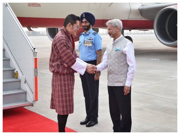 Bhutan King Jigme Khesar Namgyel Wangchuck India Jaishankar PM Modi Bhutan King Wangchuck Arrives In New Delhi, Set To Hold Talks With PM Modi