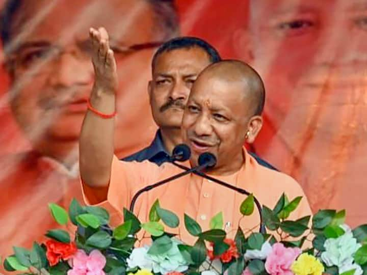 UP Mukhyamantri Yuva Swarozgar Yojana Yogi government giving loan of Rs 25 lakh to unemployed youth UP Employment Scheme: यूपी में बेरोजगार युवाओं के लिए योजना, योगी सरकार दे रही 25 लाख रु, जानें- क्या है प्रोसेस