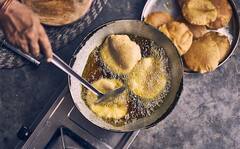 Health Tips : 'या' तेलात पाहिजे तितक्या पुऱ्या आणि भजी तळा; शरीरात अजिबात फॅट जमा होणार नाही