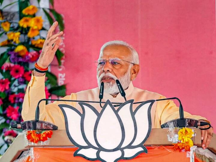 Madhya Pradesh Assembly Election 2023 PM Narendra Modi Rally in Khandwa to attract Nimar voters ann MP Election 2023: 'MP को ट्रैक्टर भर-भर कर लूटना है, इसलिए छटपटा रही है कांग्रेस' PM मोदी ने बताया पंजे को बदनाम हाथ