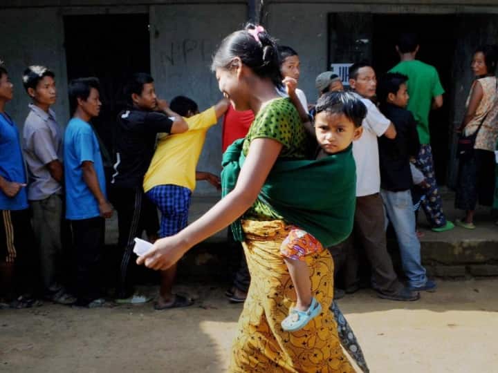 Mizoram Legislative Election: मिजोरम में 40 विधानसभा सीटों पर चुनाव हो रहा है. चुनाव आयोग के मुताबिक, इस बार चुनाव में 174 उम्मीदवारों ने नामांकन भरा है. इसमें 16 महिलाएं शामिल हैं.