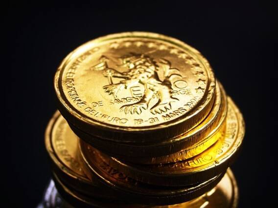 ભારતીય રિઝર્વ બેંક સમયાંતરે સોવરિન ગોલ્ડ બોન્ડ (SGB) સ્કીમ સાથે આવતી રહે છે. આ સ્કીમમાં રોકાણ કરીને તમે રોકાણ કરેલી રકમ પર વ્યાજનો લાભ મેળવી શકો છો. આરબીઆઈ દર 2 થી 3 મહિને આ સ્કીમ લોન્ચ કરતી રહે છે.