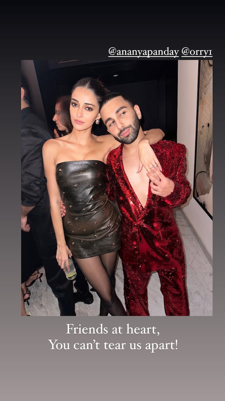 Ananya Panday strikes a pose with Orry while her rumoured boyfriend Aditya Roy Kapur can be spotted on her right.