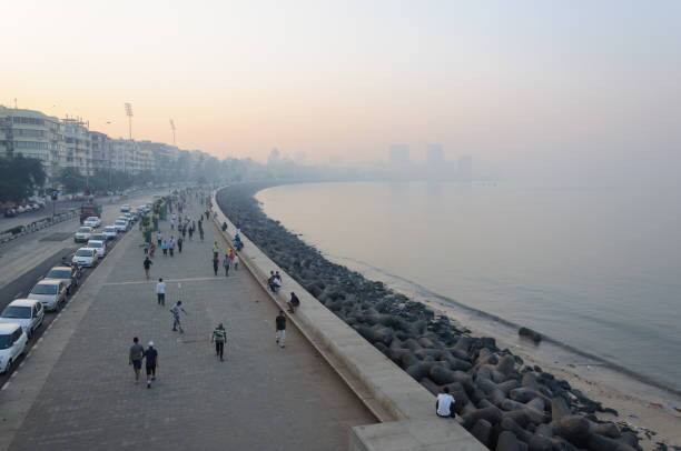 Air Pollution in Mumbai maharashtra Increasing air pollution The health department has announced regulations including the use of masks sports Air Pollution : दिवाळीत फटाके फोडू नका, मास्क वापरा! वाढत्या प्रदूषणामुळे आरोग्य विभागाकडून नियमावली जाहीर