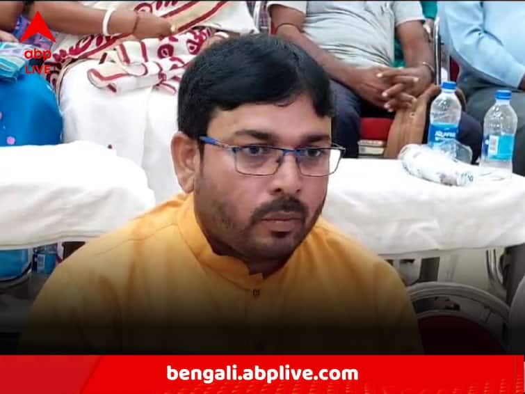 TMC Block President From Bankura Allegedly Threatened In TMC MLA Harakali Pratihars Presence That BJP Leaders Would Be Thrown Out Of Houses Bankura News:পাশে কোতুলপুরের বিধায়ক, বিজেপি নেতাদের ঘর ছাড়া করার 'হুঁশিয়ারি' দিলেন তৃণমূল ব্লক সভাপতি