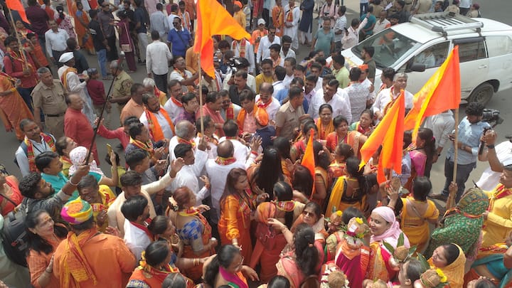 तर, आज शेकडो महिलांची कलश यात्रा क्रांती चौक येथून अयोध्यानगरीपर्यंत निघाली होती.