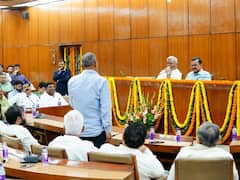 'चाहे जेल से चले, दिल्ली की सरकार तो...', AAP विधायकों संग CM केजरीवाल की बैठक में क्या चर्चा हुई?