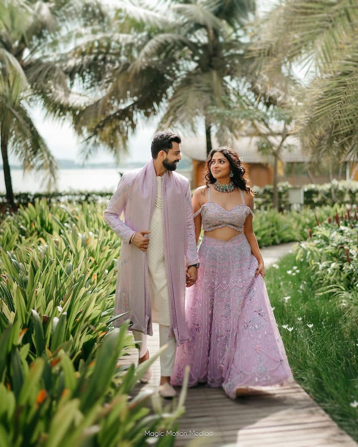 కొత్త దంపతులకు పలువురు సినీ, రాజకీయ ప్రముఖులు, సినీ అభిమానులు, నెటిజన్లు శుభాకాంక్షలు చెప్తున్నారు.Photo Credit: Amala Paul/Instagram