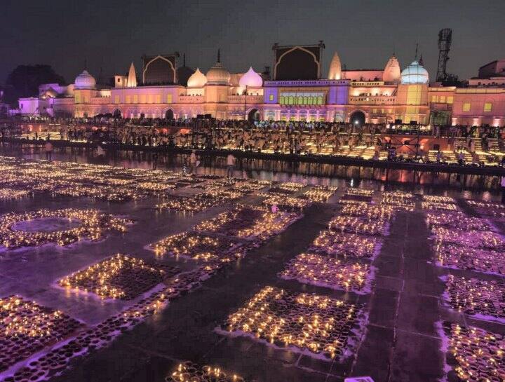Ayodhya Deepotsav: दीपोत्सव को लेकर सीएम ने खास इंतजाम के दिए निर्देश, होगा सीधा प्रसारण, सजाएं जाएंगे सब मठ मंदिर CM Yogi held meeting regarding Ayodhya Deepotsav preparations gave instructions to officials ann Ayodhya Deepotsav: दीपोत्सव को लेकर सीएम ने खास इंतजाम के दिए निर्देश, होगा सीधा प्रसारण, सजाएं जाएंगे सब मठ मंदिर