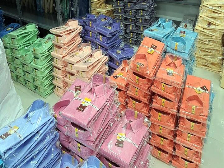 Dindigul news new arrival for Diwali, popcon, digital print shirts are well received by sellers in naththam TNN தீபாவளிக்கு புதிய வரவாக பாப்கான் சட்டைகளுக்கு நல்ல வரவேற்பு - எங்கு தெரியுமா?