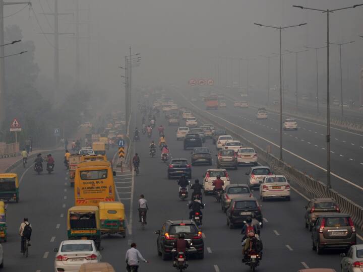 Delhi Pollution What is the role of vehicles in pollution PM2-5 in Delhi odd-even formula effectiveness Delhi Pollution: दिल्ली में प्रदूषण बढ़ाने में गाड़ियों का कितना हिस्सा, ऑड-ईवन फॉर्मूले से कितना कम होगा पॉल्यूशन