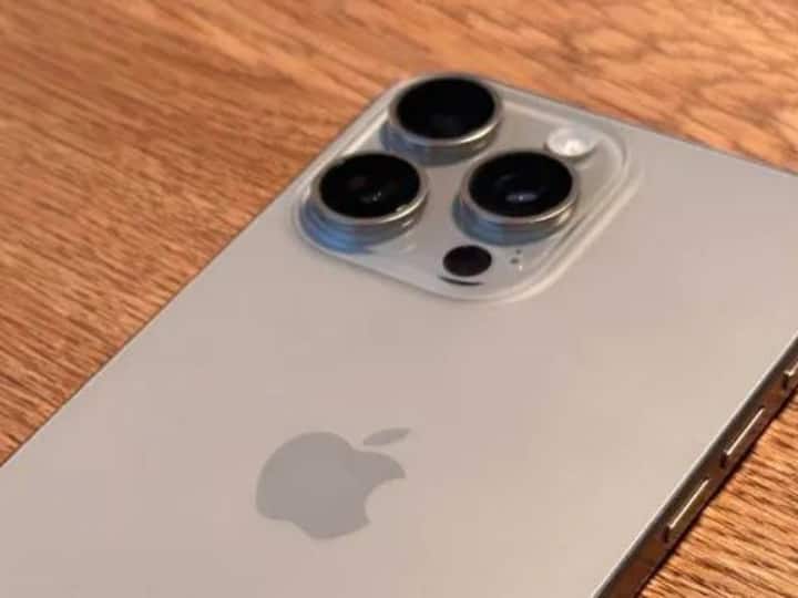 iPhone 16 Pro and Pro Max may have Advanced molded glass lenses will change the design report iPhone 16 Pro Max में कंपनी कर रही ये बड़ा बदलाव, फिर बदल जाएगा डिजाइन