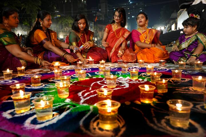 এটাও বলা হয় যে, ধনতেরাসে পুজো করলে ধন ও স্বাস্থ্যের আশীর্বাদ পাওয়া যায়। তবে এই দিনে এমন কিছু কাজ আছে যা করা উচিত নয়। মনে করা হয়, এই দিনে কয়েকটি কাজ করলে সারা বছরই সমস্যায় পড়তে হয়।