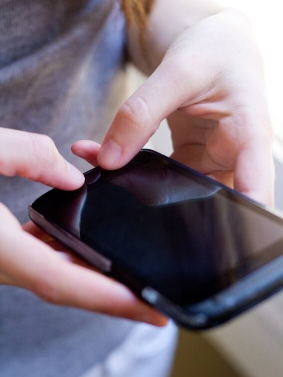 फोन टैपिंग क्या है? कहीं आपका भी तो नहीं हो रहा?