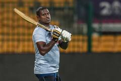 Angelo Mathews: বিশ্বের প্রথম ব্যাটার হিসাবে এই নিয়মে আউট হয়ে ইতিহাসে নাম লেখালেন ম্যাথিউজ়