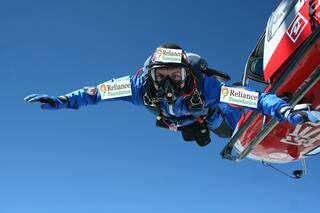 Shital Mahajan : माऊंट एव्हरेस्टसमोर हेलिकॉप्टरमधून शीतल महाजन करणार ऐतिहासिक पॅराशूट जंप 