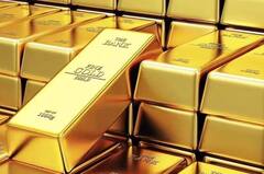 Gold : सोने खरेदी करणाऱ्यांसाठी खुशखबर! दरात घसरण