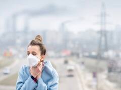 Pollution: अब जरा सी खांसी कर सकती है आपको लंबे समय तक परेशान, दिखें ये लक्षण तो तुरंत हो जाएं सावधान
