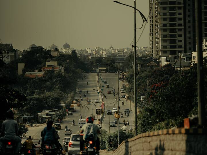 तर पुणे आणि हैदराबादमध्ये प्रत्येकी 4 अब्जाधीश आहेत.