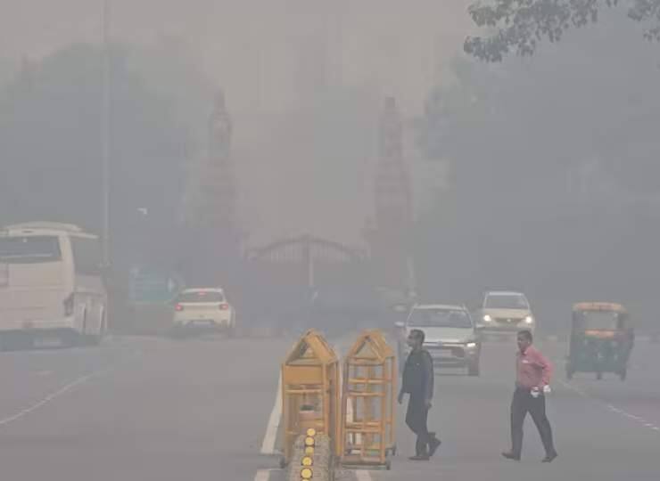 Delhi Air Pollution Construction work commercial vehicle banned after climate becomes uncontrolled AQI reaches critical level    Delhi Air Pollution: दिल्ली में आबोहवा बेकाबू होने के बाद कंस्ट्रक्शन पर रोक, PM  2.5 तय सीमा से 8 गुना ज्यादा, जानें डिटेल 