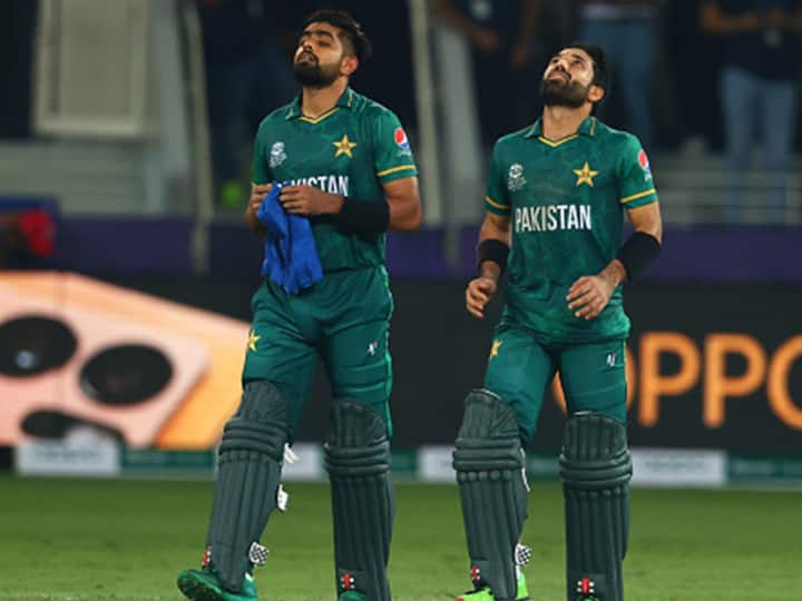 Babar Azam and Mohammad Rizwan rejected yearly contract World Cup 2023 sports news Babar Azam: मुस्लिम होने के नाते बाबर आजम और मोहम्मद रिजवान ने ठुकराई करोड़ो की कमाई, जानें क्या था ऑफर